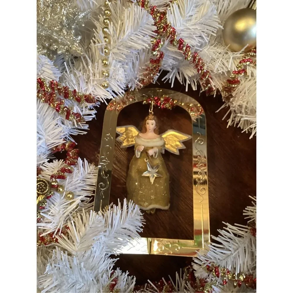 Vintage Ornaments Hope Angel Wreath